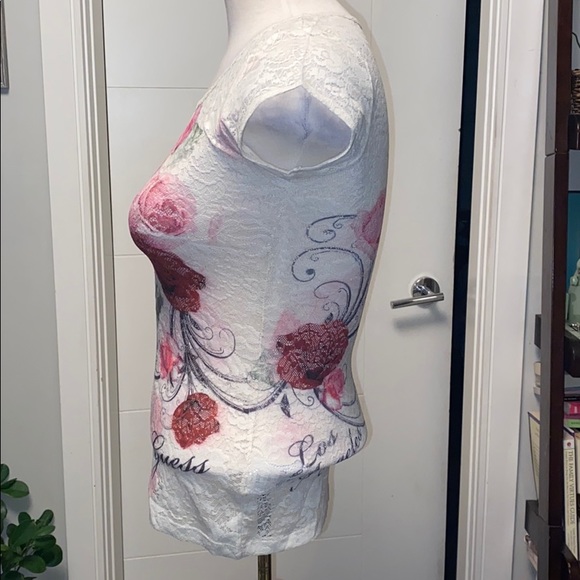 Floral Lace Guess top NWT - Picture 2 of 4